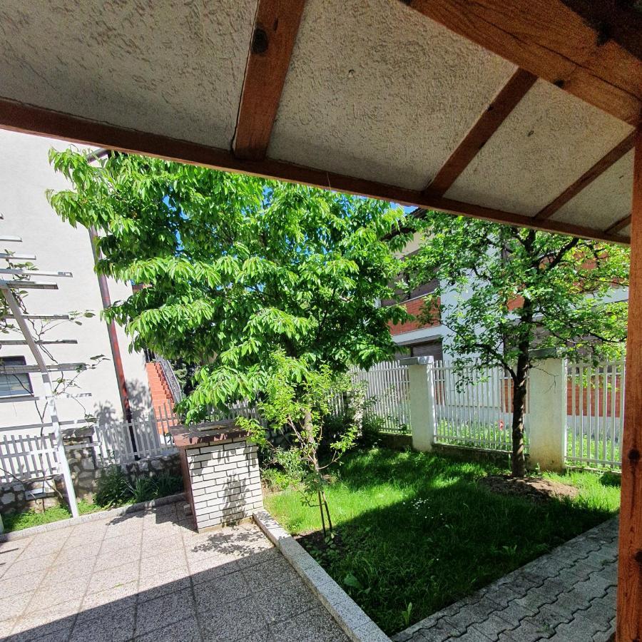 Apartments Arna Visoko Exterior foto